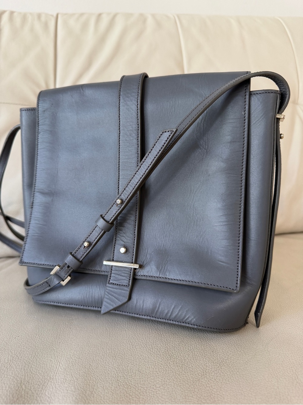 Cole Haan Leather Crossbody Messenger Purse Bag in Grey